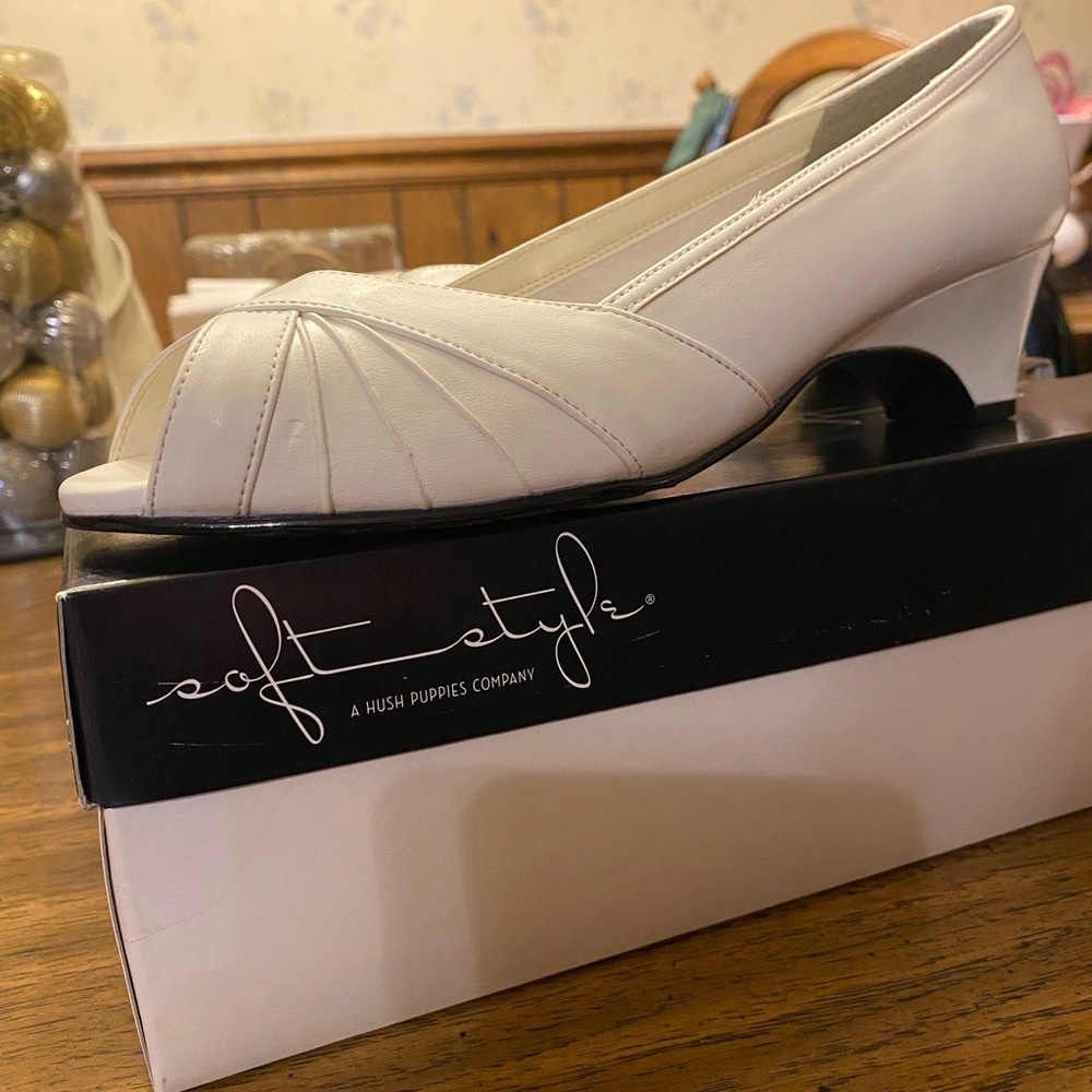 White Peep-Toe Heels by Anne Klein - Picture 3 of 8